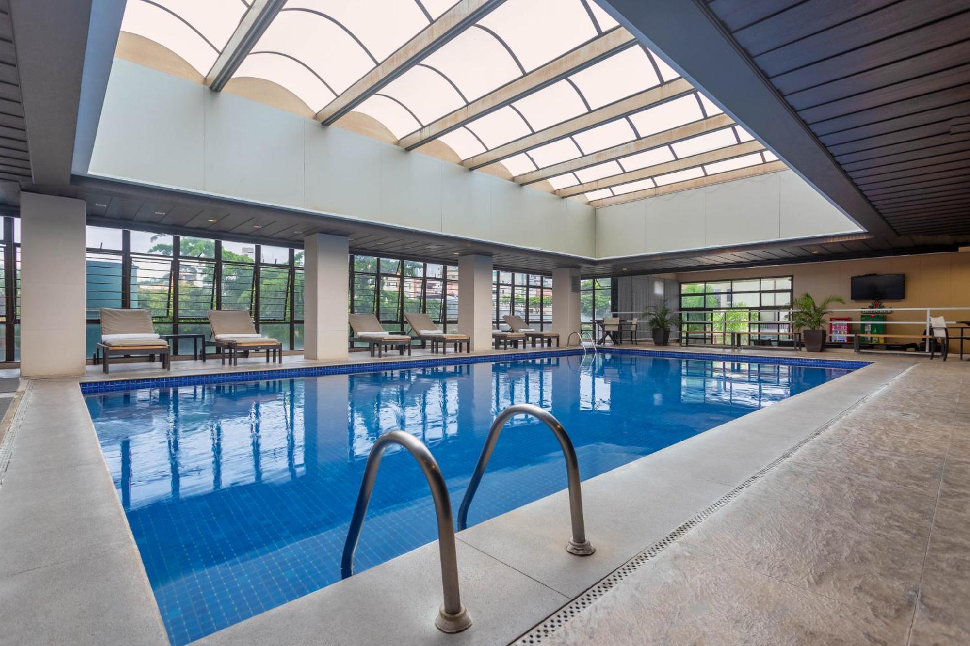 Ouro Minas Hotel Belo Horizonte, Dolce By Wyndham Eksteriør bilde Indoor pool